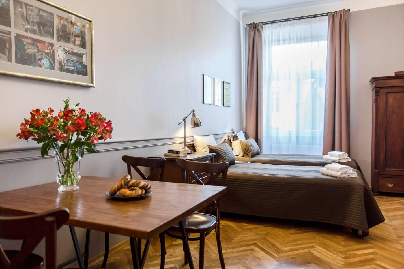 Scharffenberg-Apartments-Main-Square-General-view-22