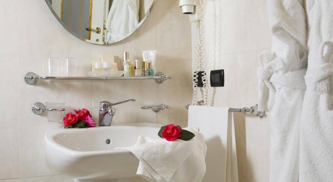 Carlton-on-the-Grand-Canal-Room-40