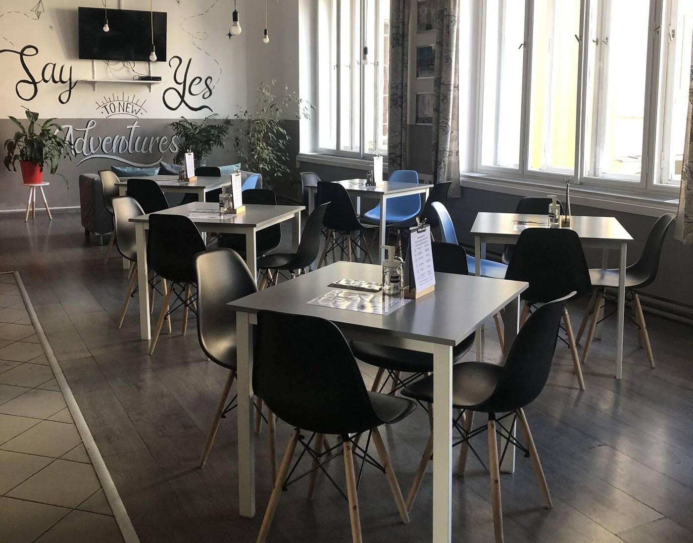 Hostel-Downtown-Restaurant-4