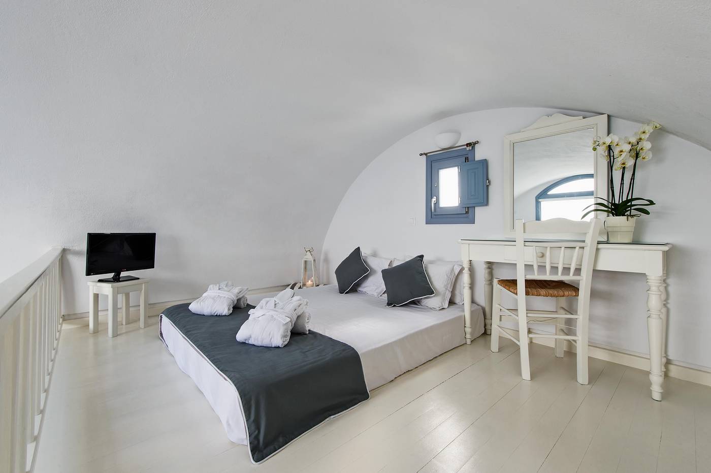 Apanemo-Hotel-Room-8