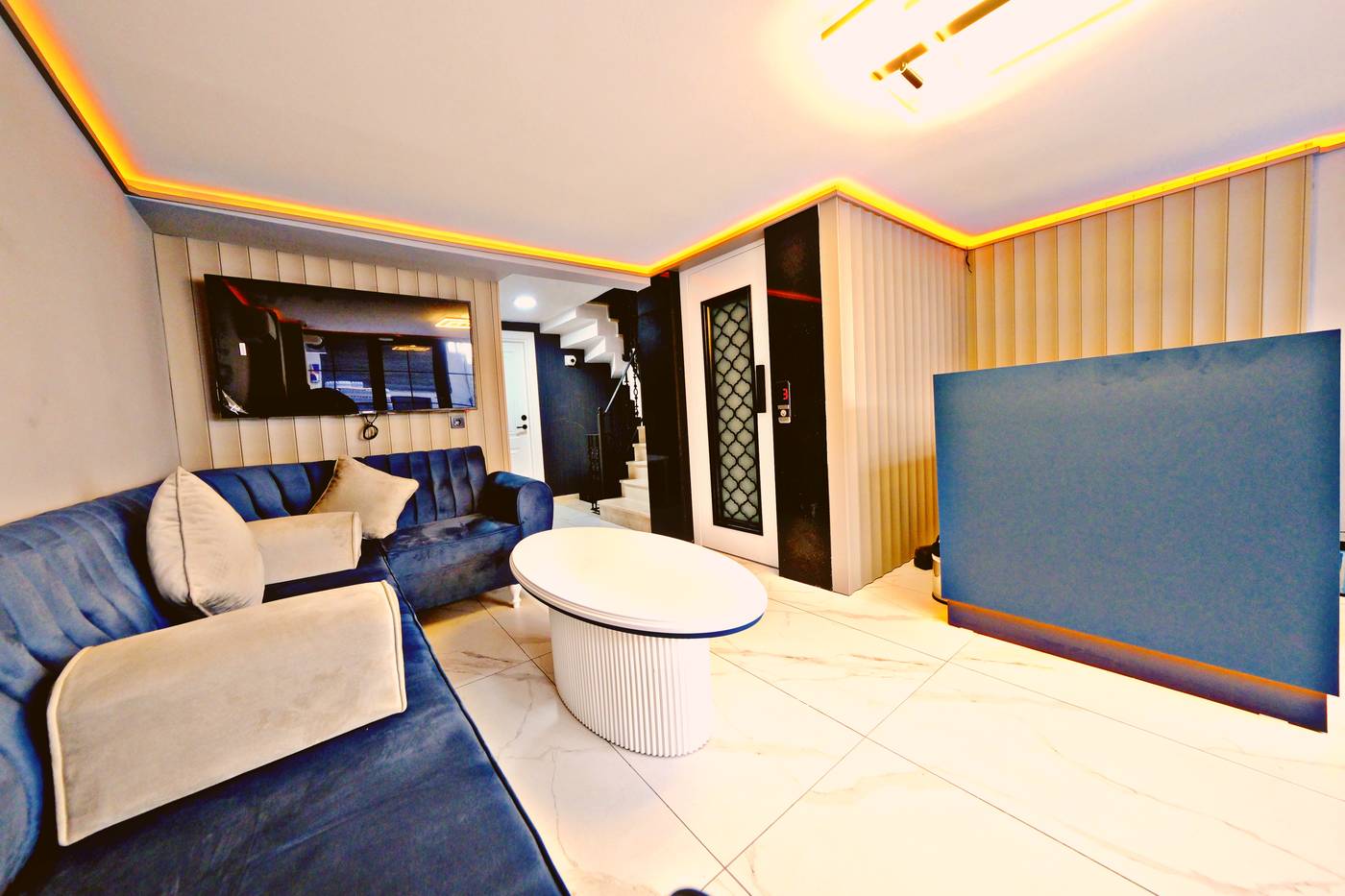 The-Saint-Otel-Lobby-16