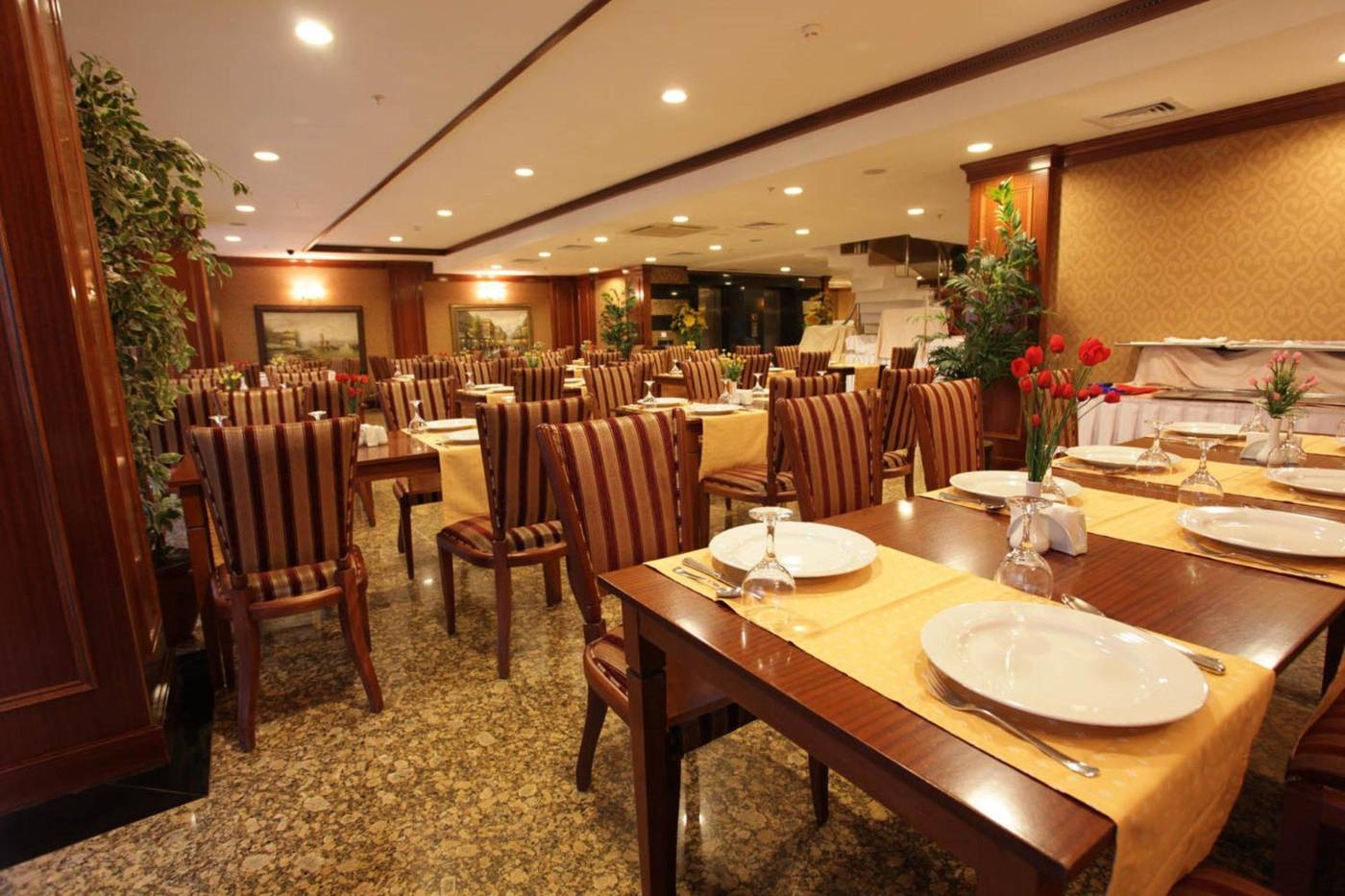 Golden-Park-Restaurant-39