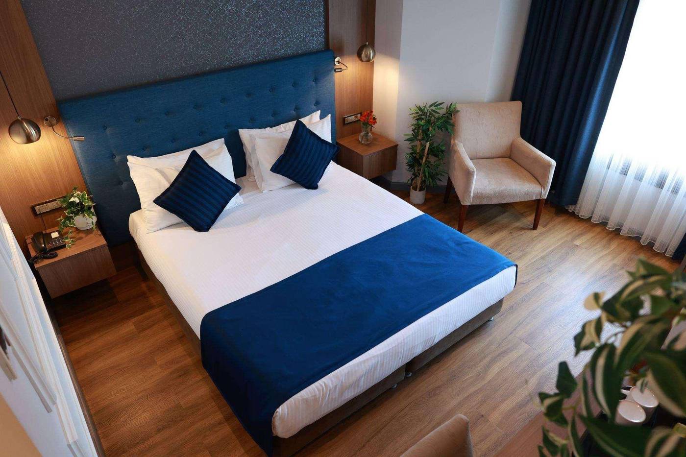 Nova-Plaza-Crystal-Hotel-Room-28