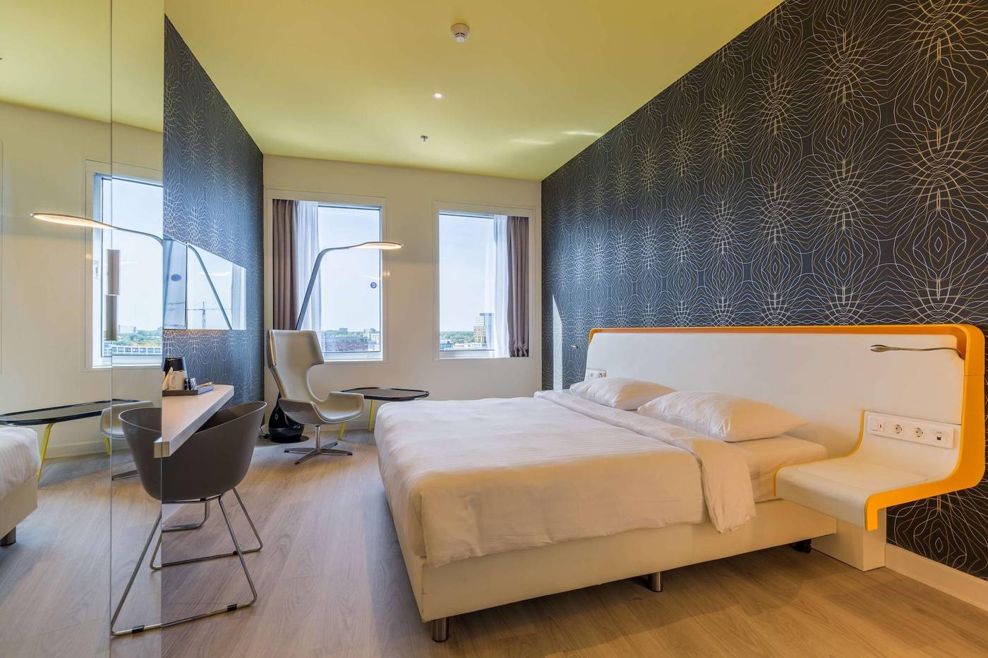 Park-Inn-By-Radisson-Amsterdam-City-West-Room-8