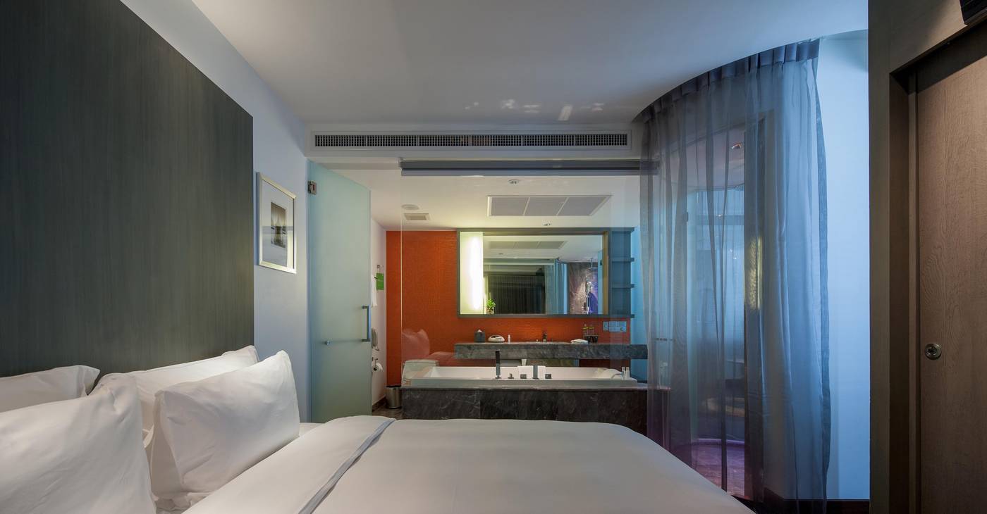 Lit-Bangkok-Hotel-Room-30