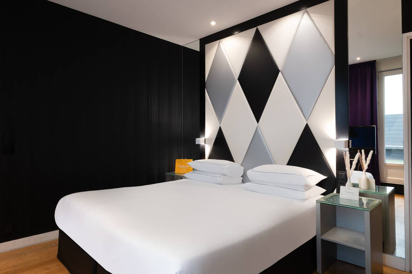 L-Empire-Paris-Room-22