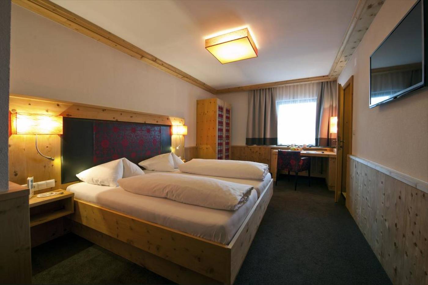 Hotel Bierwirt-Austria-INNSBRUCK-Room-9