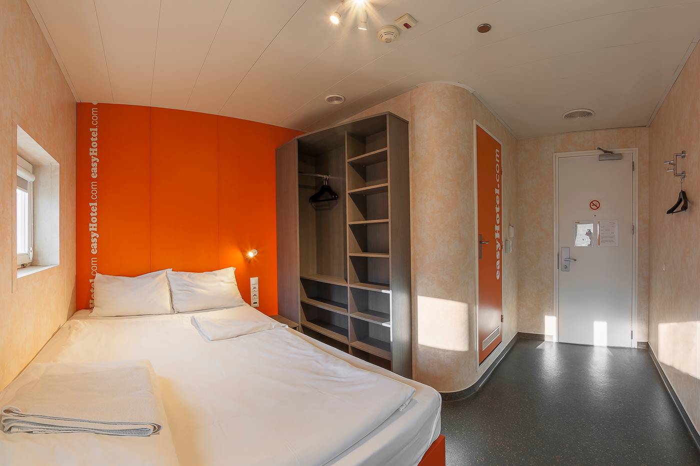 Easyhotel-Budapest-Oktogon-Room-13