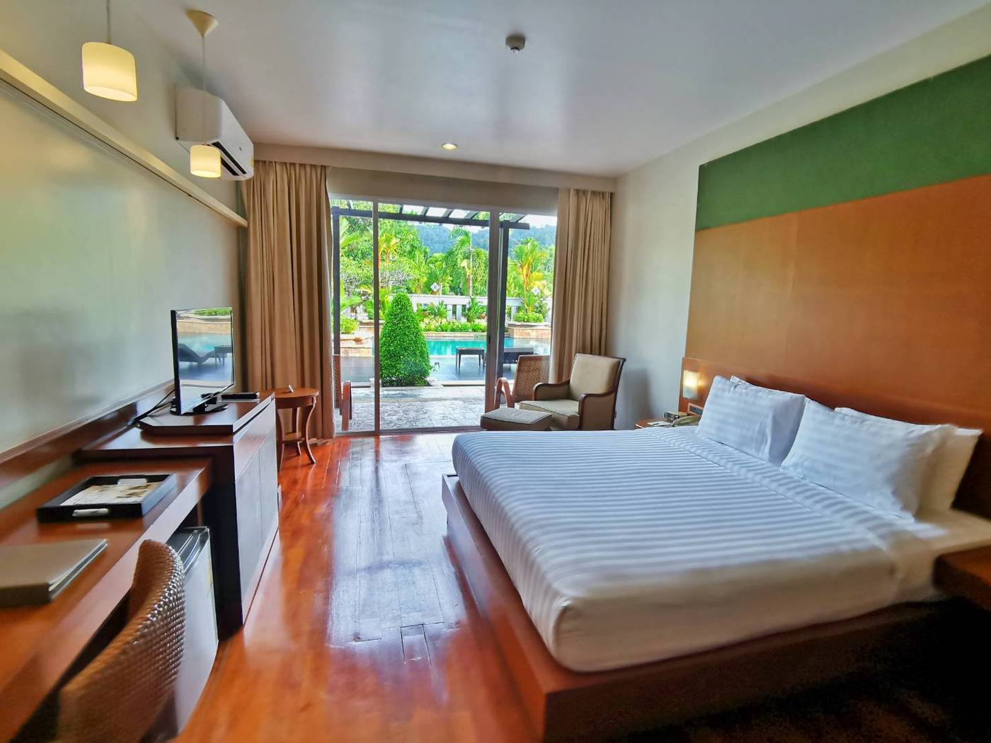 Mission-Hills-Phuket-Golf-Resort---Spa-Room-16