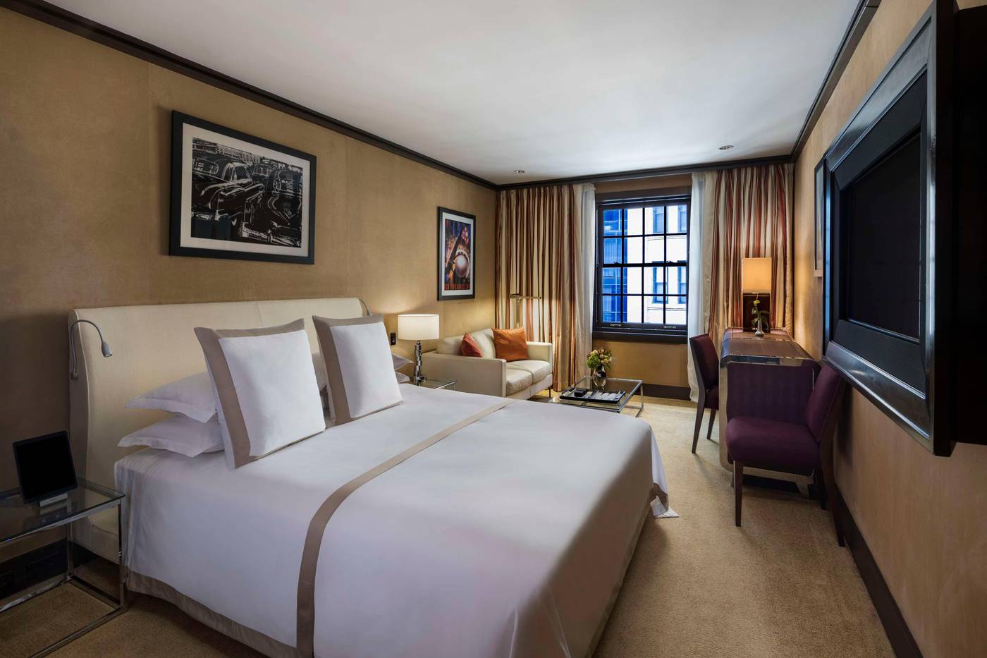 The-Chatwal-in-the-unbound-Collection-Room-15