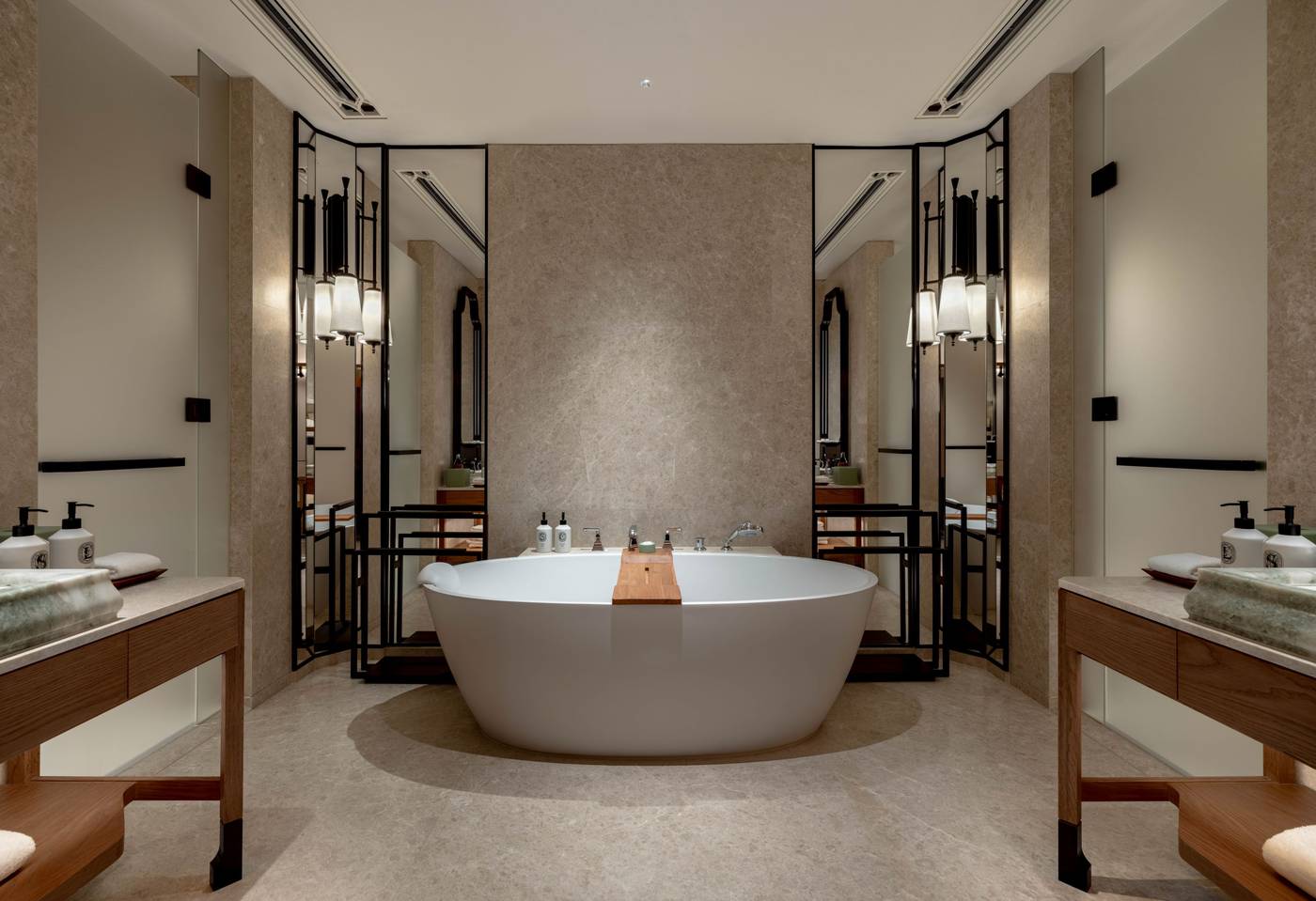 Dusit-Thani-Bangkok-Room-48