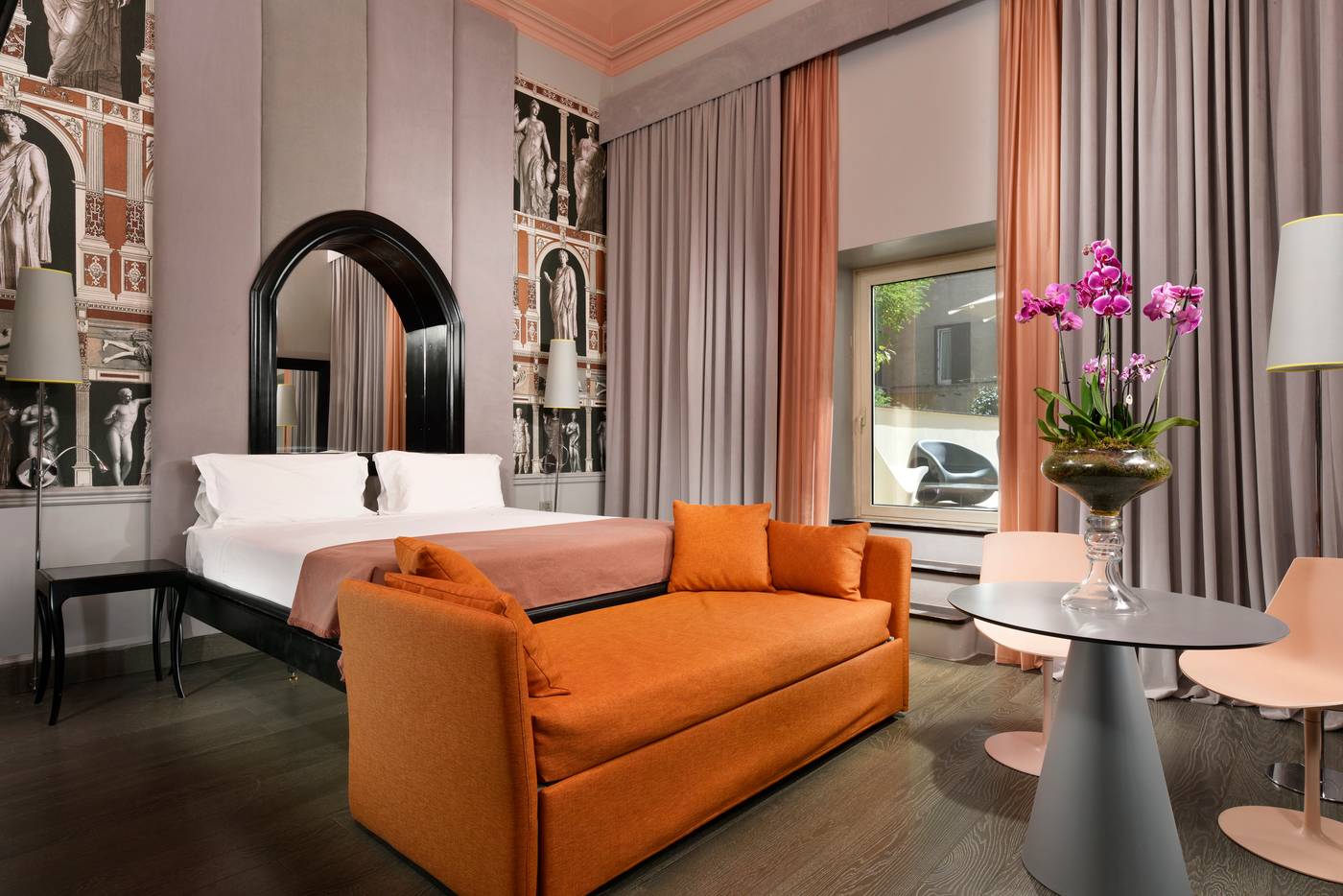 Leon-s-Place-Hotel-Room-4