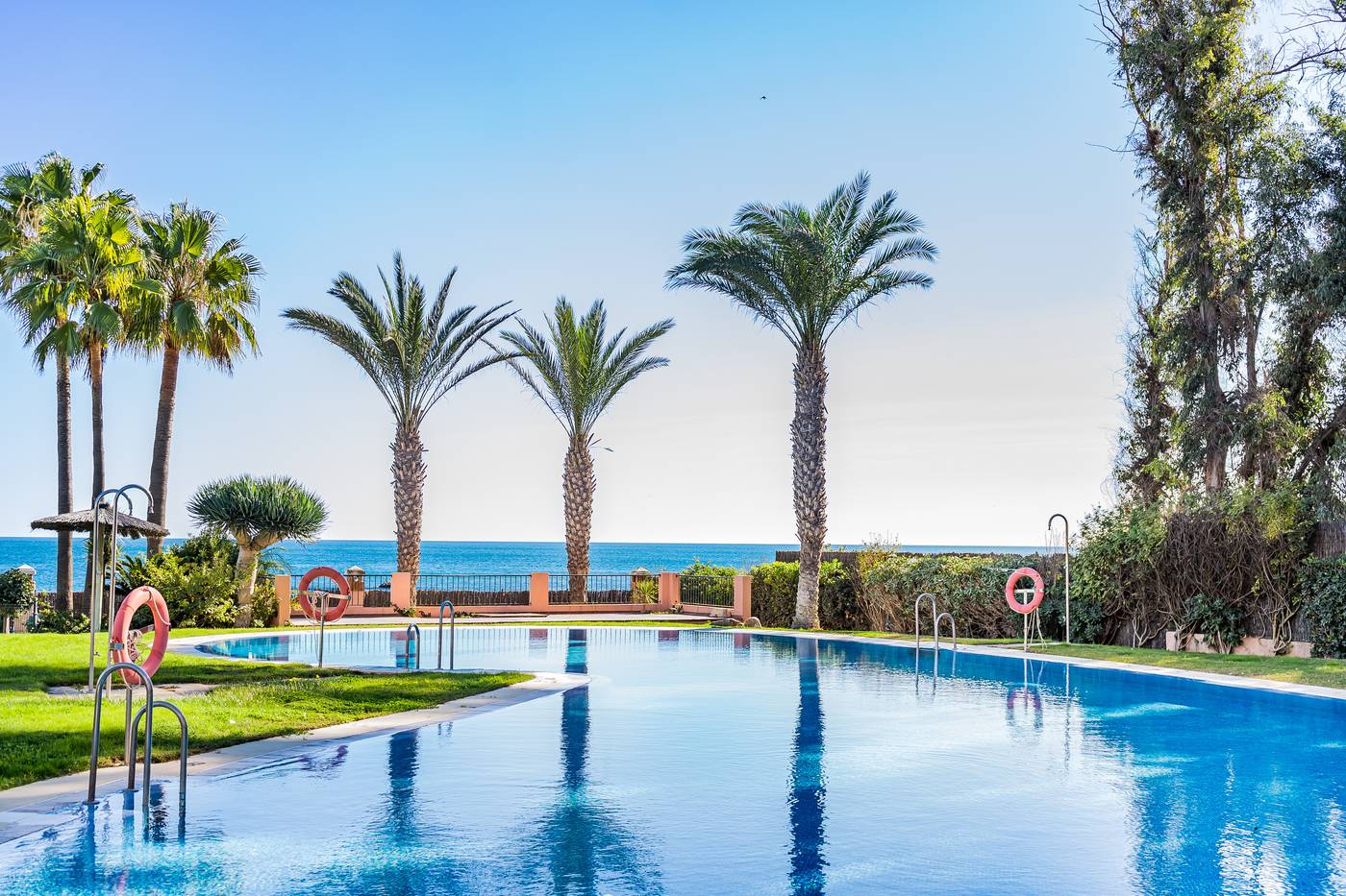 Apartamentos-Tur----sticos-Don-Juan-Pool-4