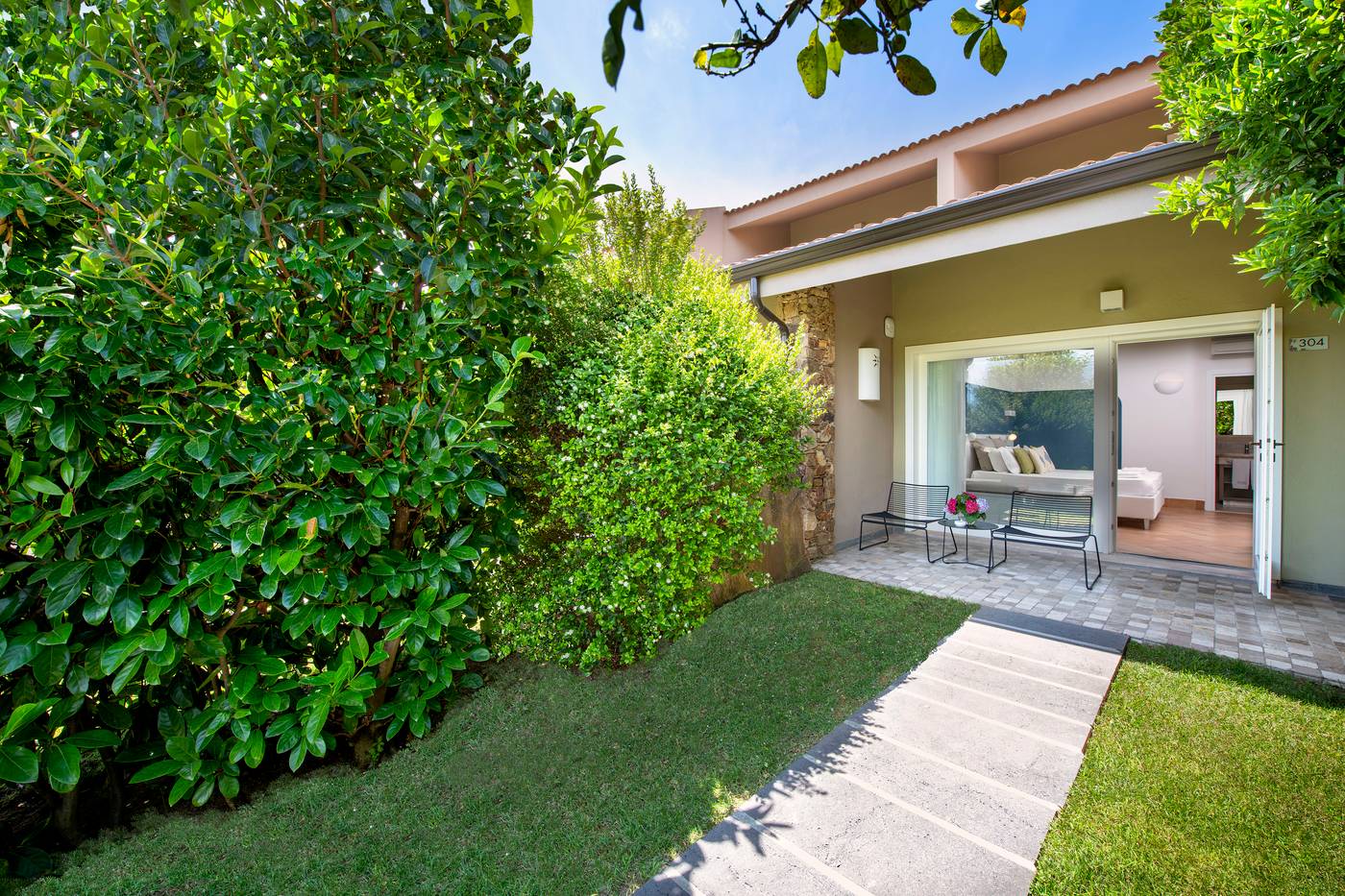 Chia-Laguna---Hotel-Village-Room-6