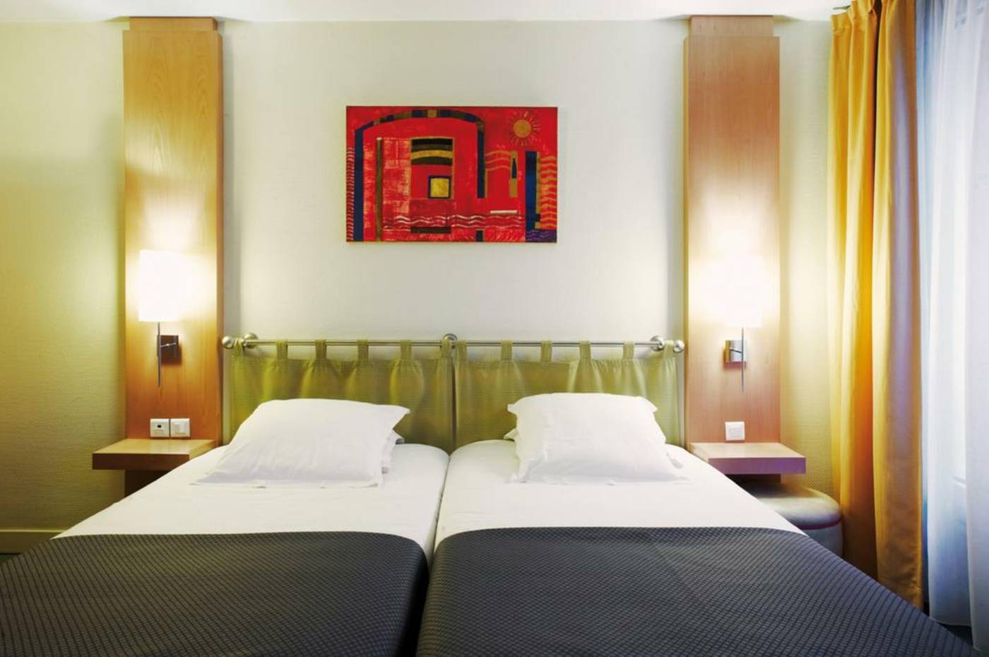 New-Hotel-Opera-Room-11