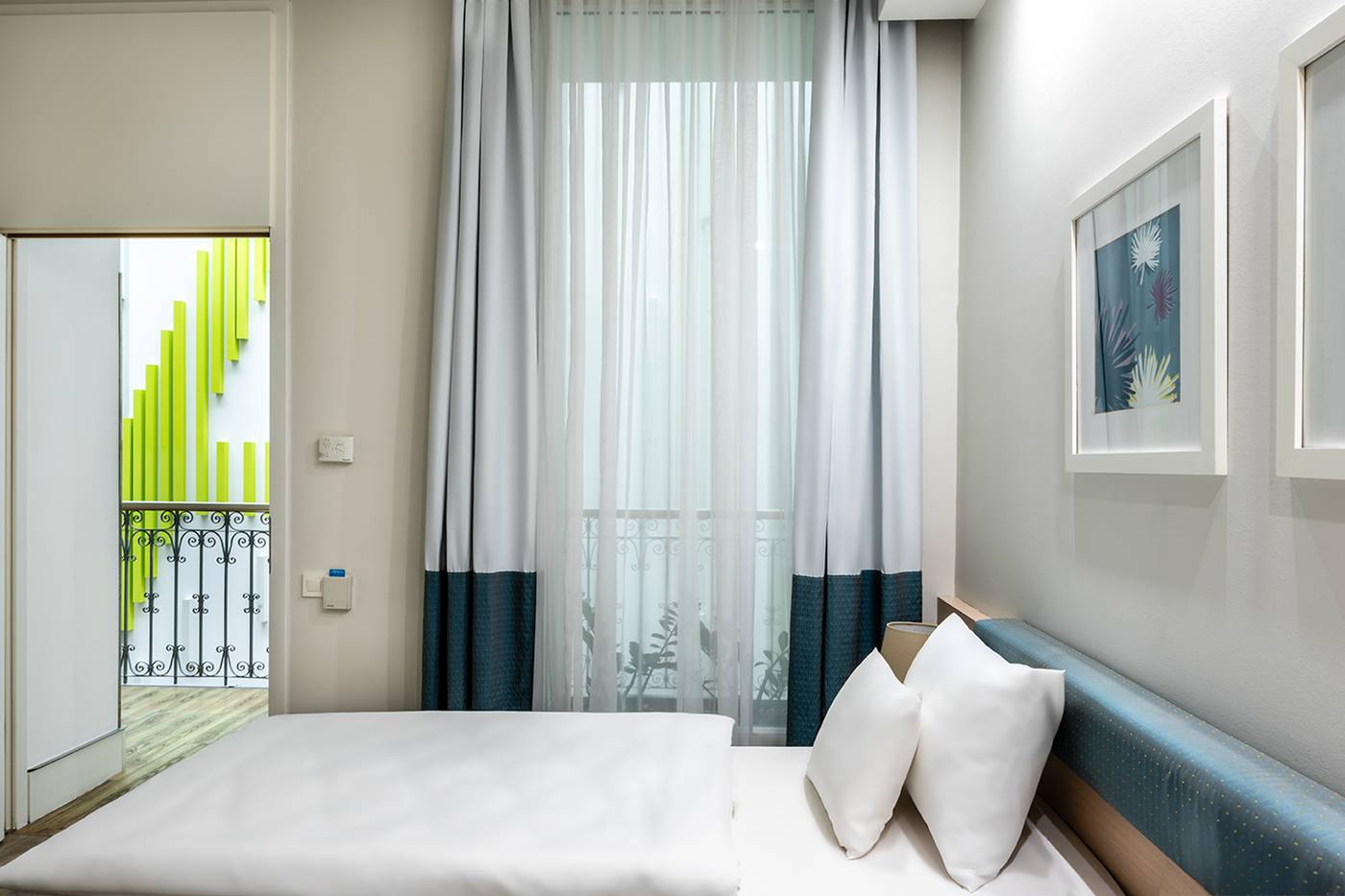 Atrium-Fashion-Hotel-Room-36