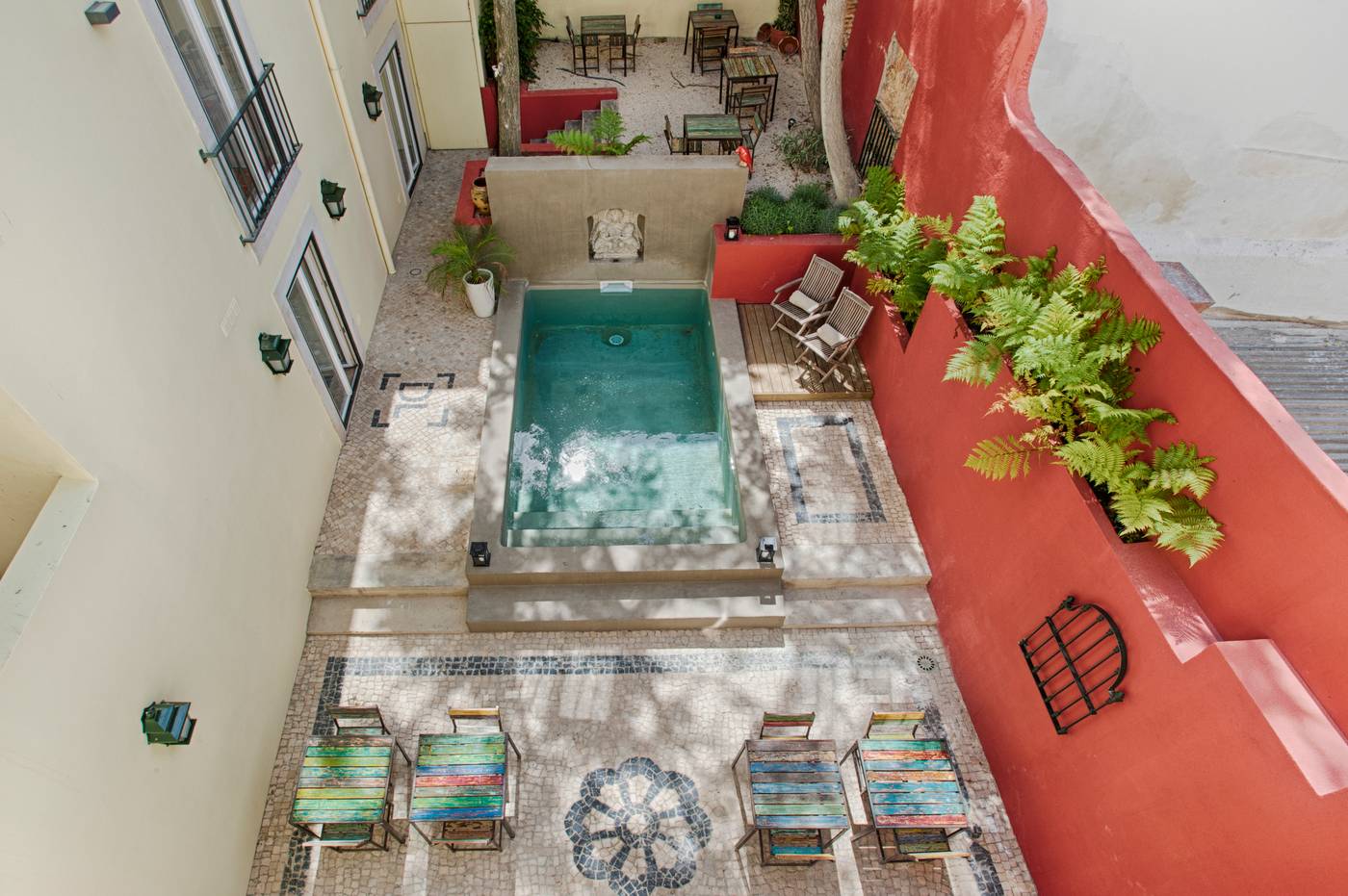 Dear-Lisbon-Charming-House-Pool-11