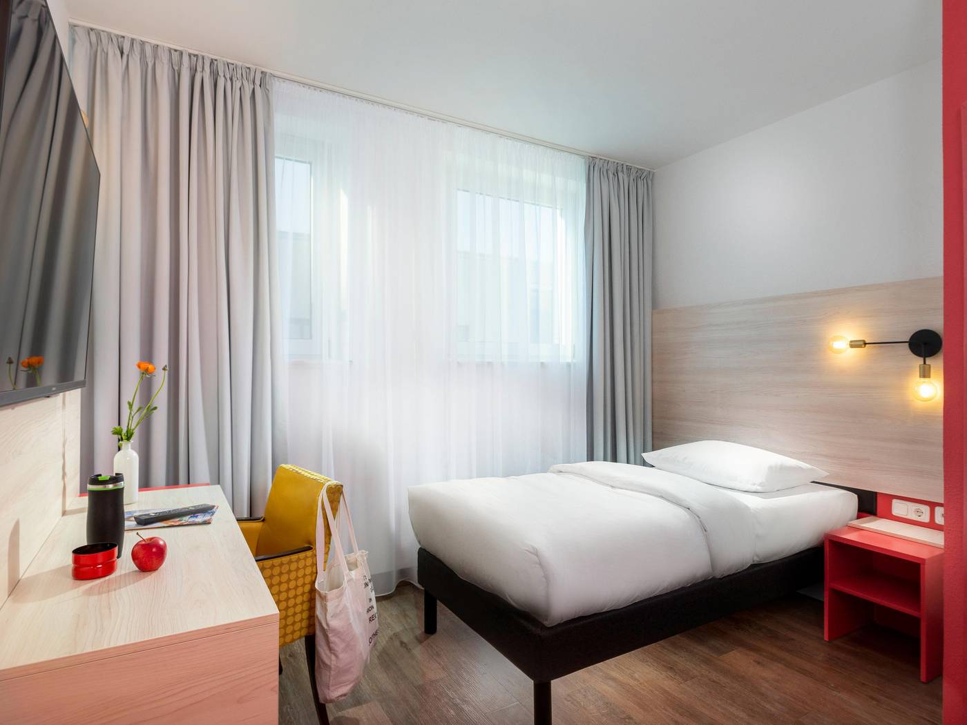greet-Berlin-Alexanderplatz-Room-24