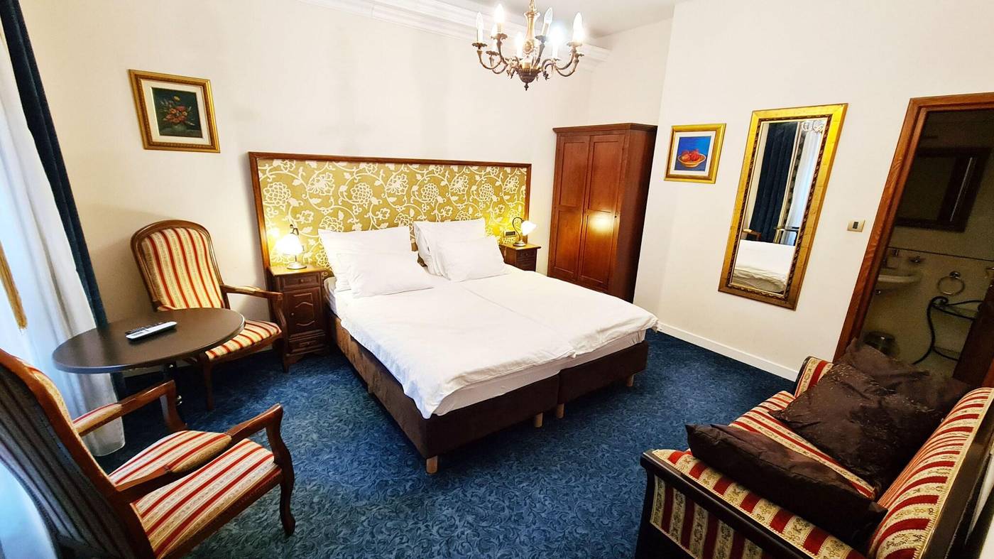 Hamlet-Bed---Breakfast-Room-2