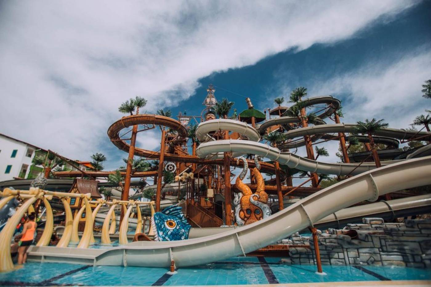 Nirvana-Dolce-Vita-Sports-and-Entertainment-11