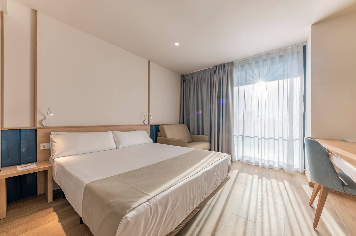 Port-Alicante--Playa-de-San-Juan-Room-19