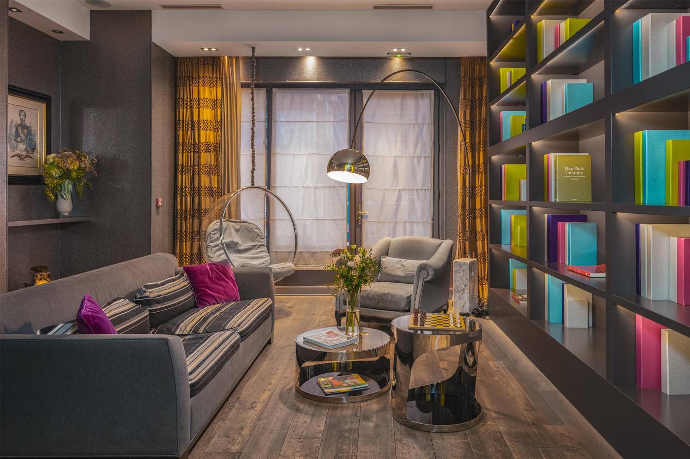 Le-Petit-Paris-Lobby-35