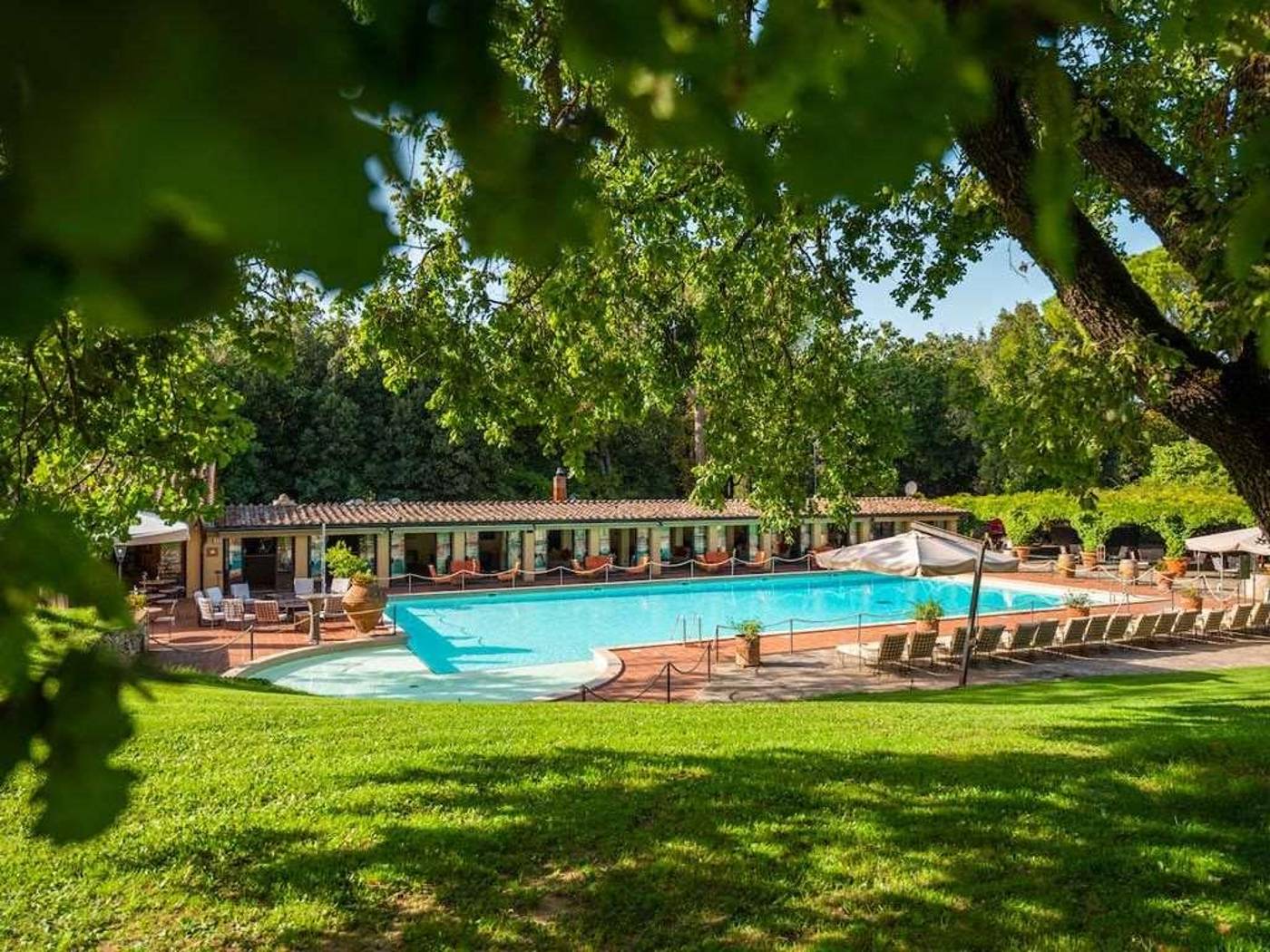 Hotel-Borgo-San-Luigi-Pool-51