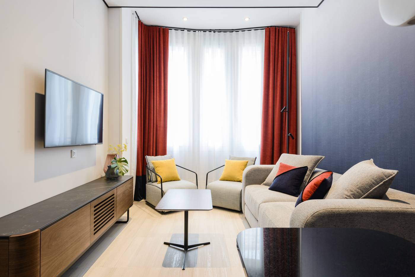 Smartrental-Collection-Gran-Via-Centric-II-Room-41