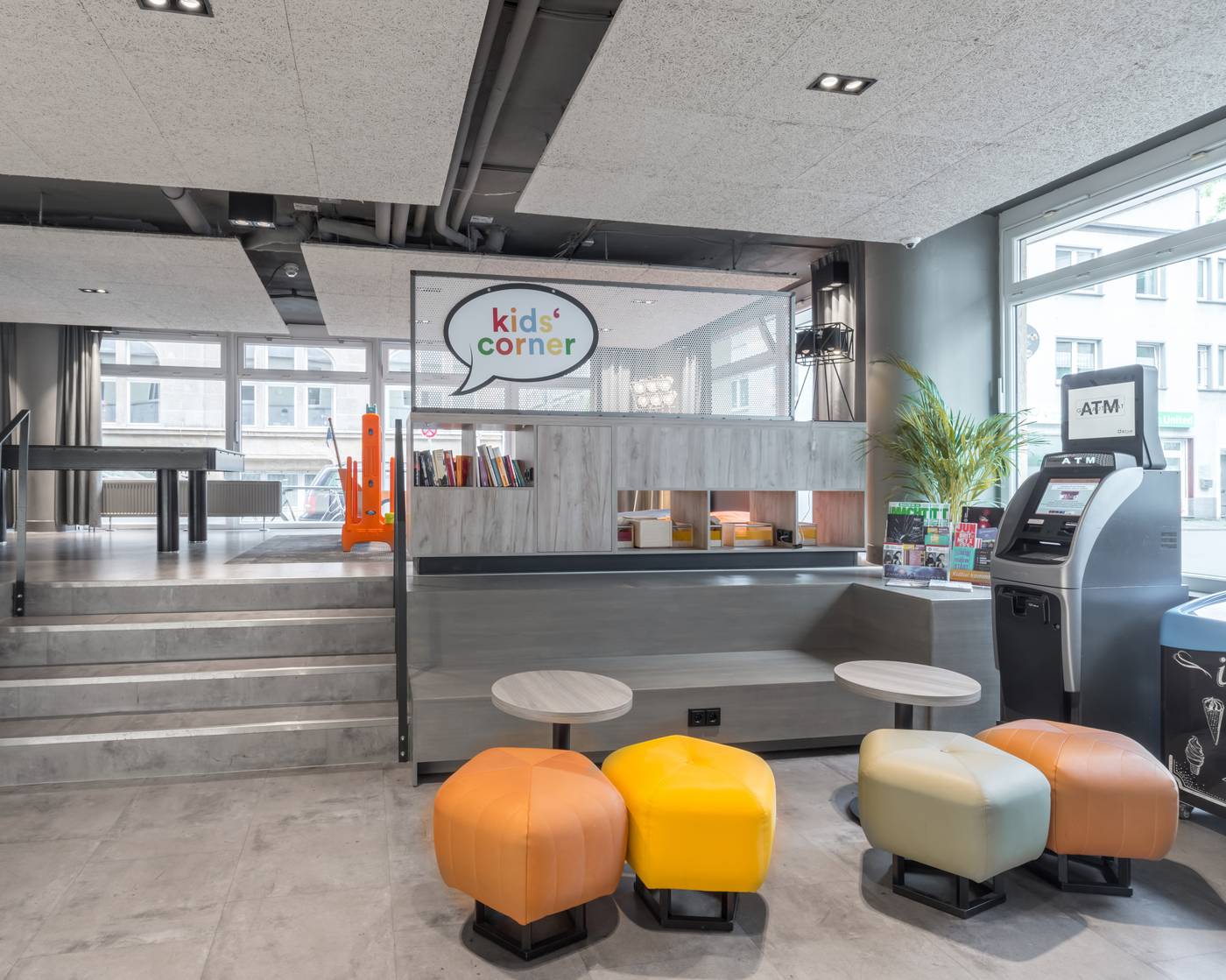 A-O-Koeln-Neumarkt-Lobby-4