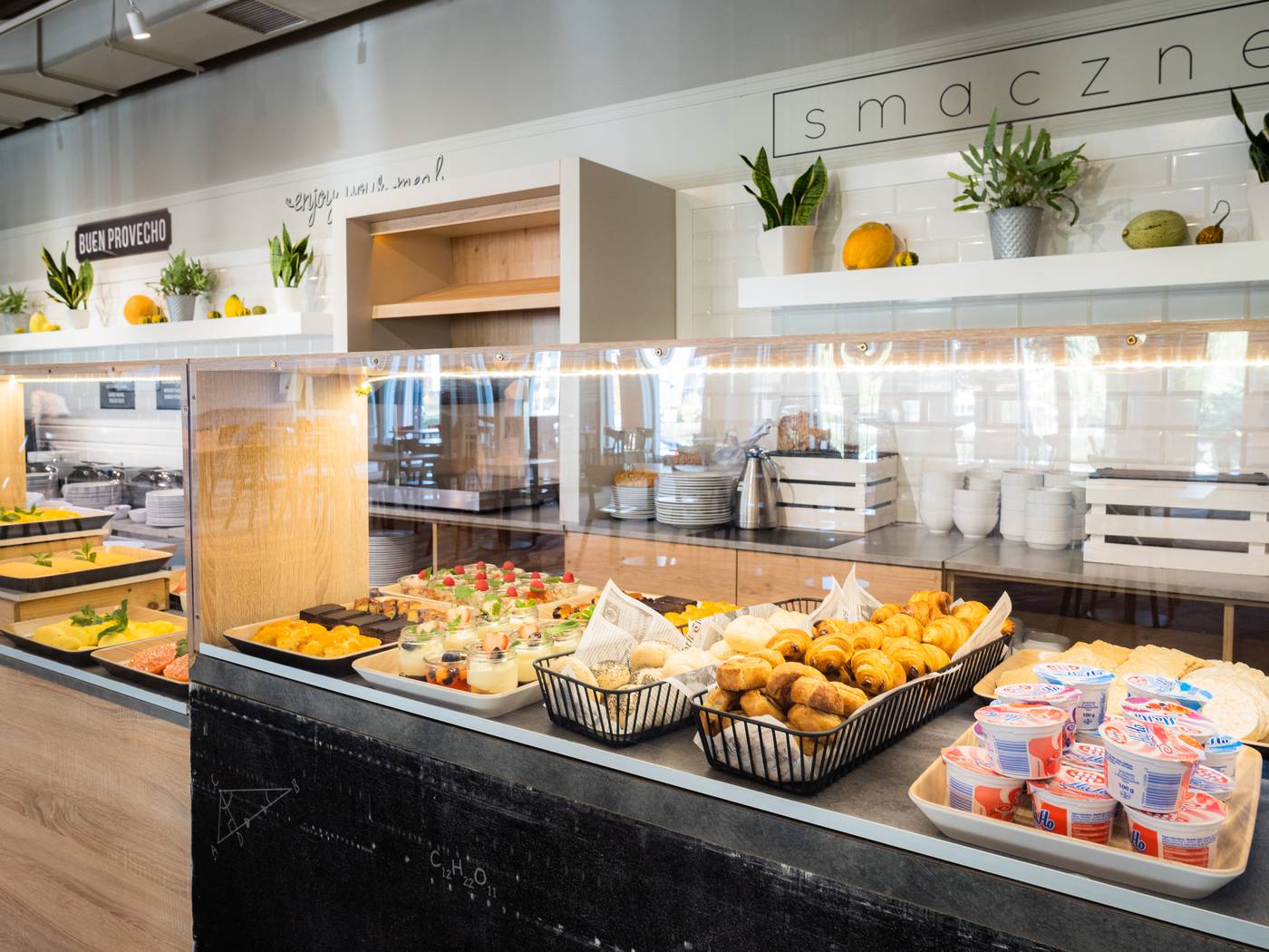 Novotel-Krakow-City-West-Restaurant-77