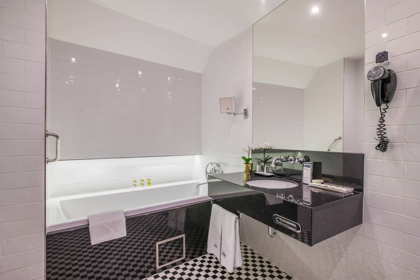 Eurostars-Danube-Budapest-Room-34