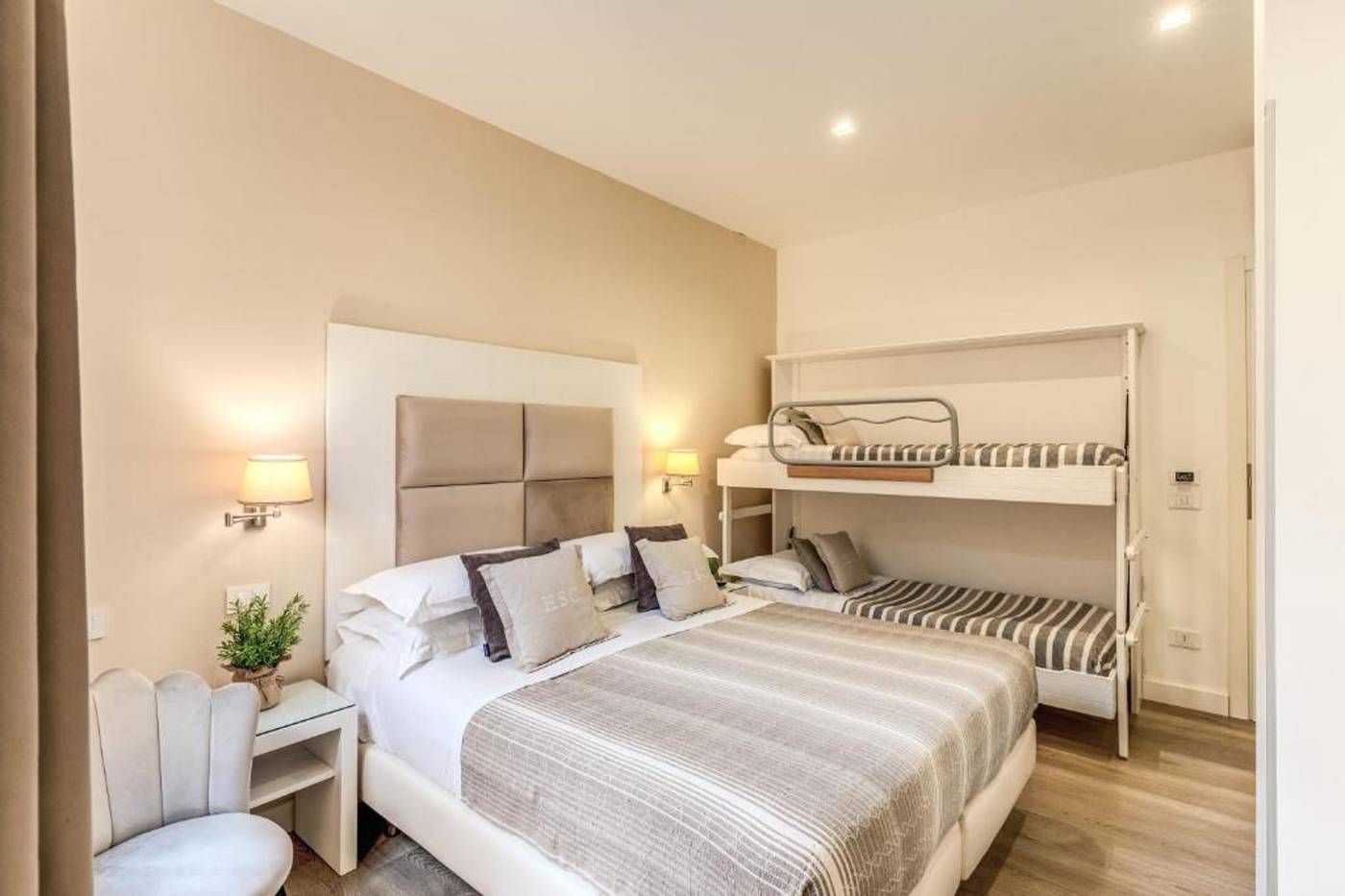 Sorrento-City-Room-48