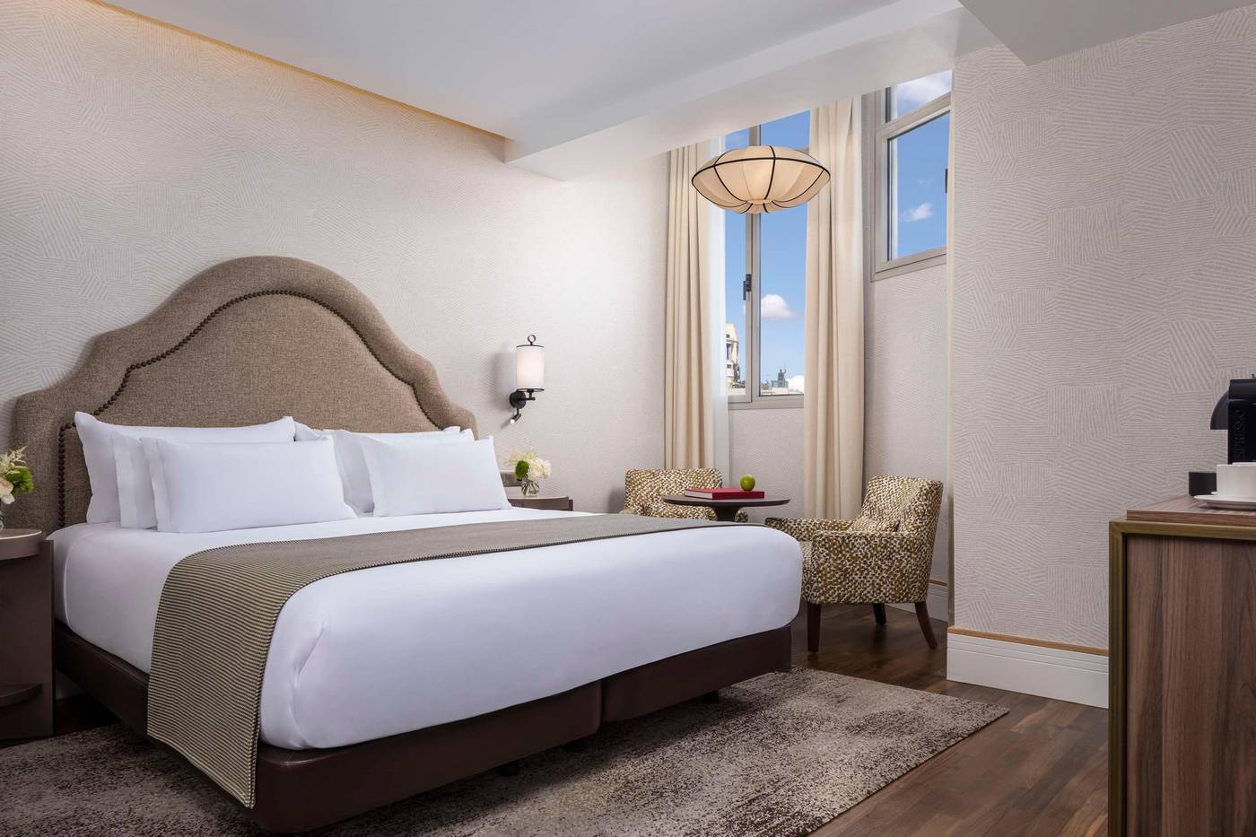 NH-Collection-Madrid-Paseo-del-Prado-Room-19