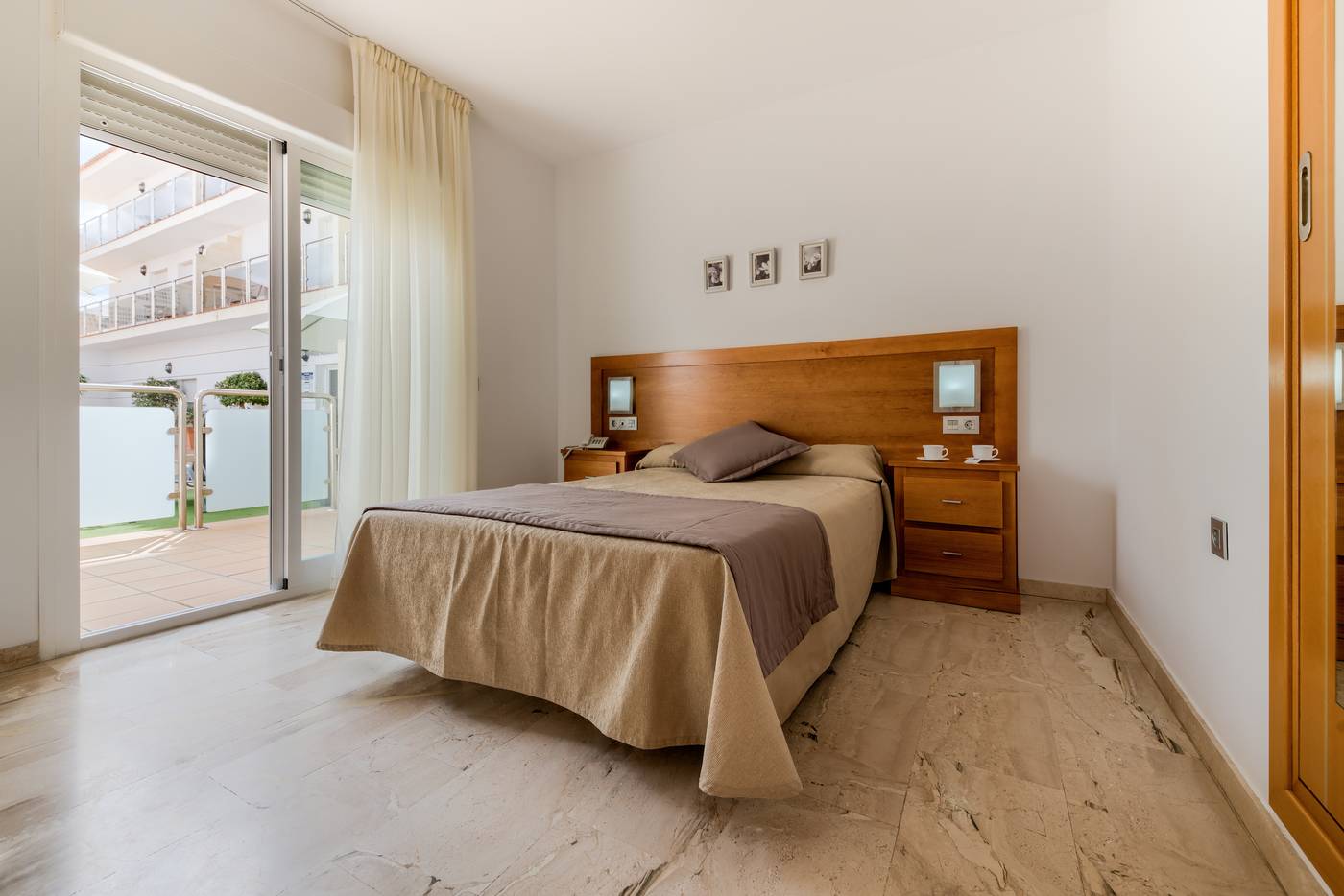Loto-Conil-Apartamentos-Room-18