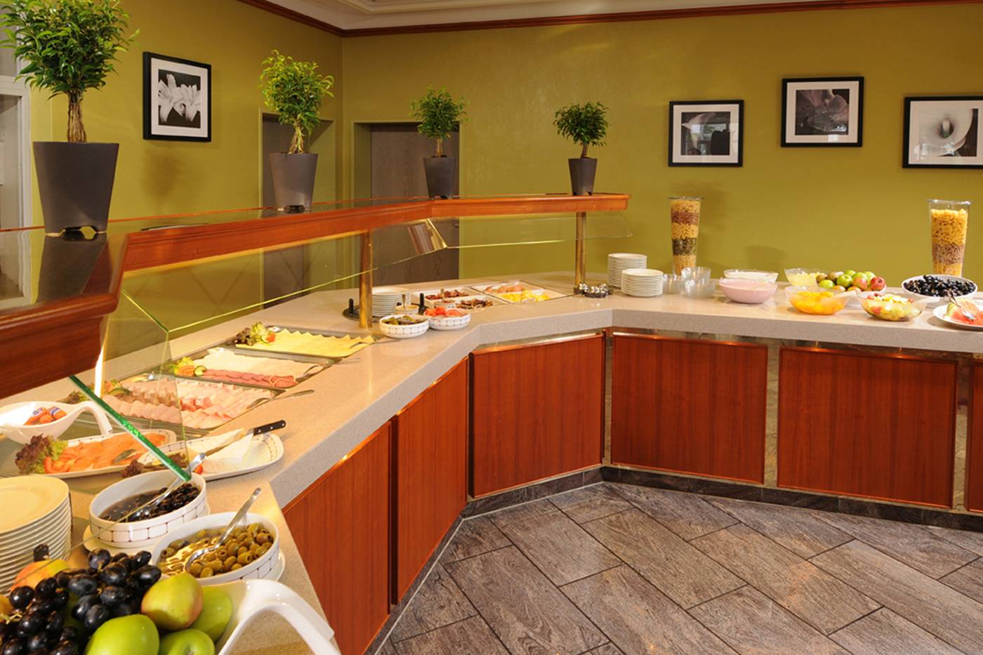 Leonardo-Hotel-Koln-Restaurant-36