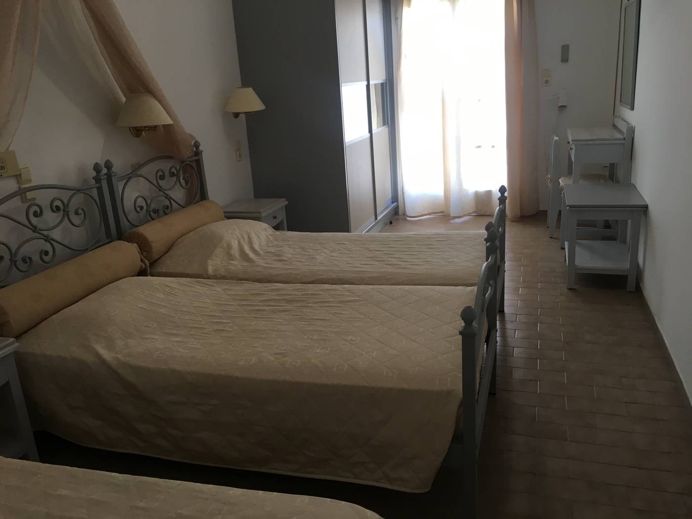 Avra-Santorini-Room-15