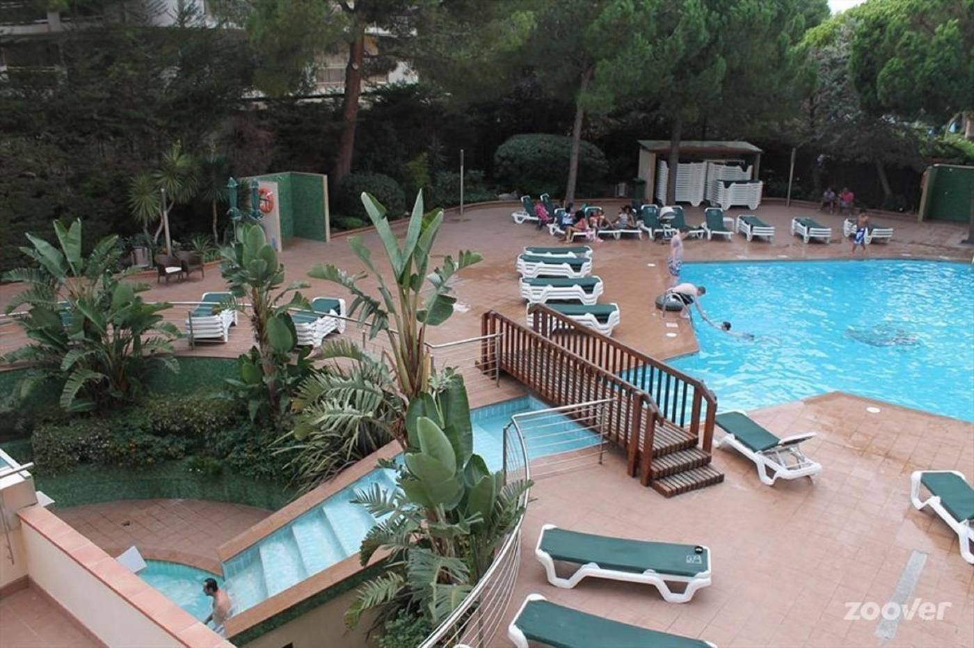 Golden-Port-Salou-and-Spa-Pool-17