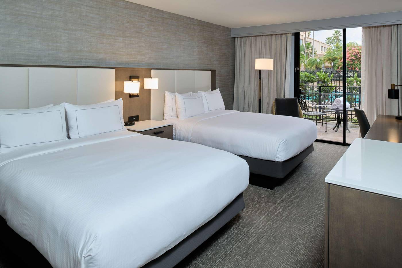 Doubletree-by-Hilton-Buena-Park-Room-11