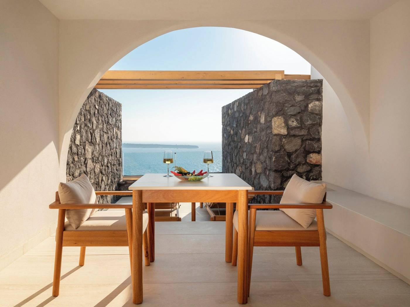 Santo-Maris-Oia--Luxury-Suites---Spa-Room-96