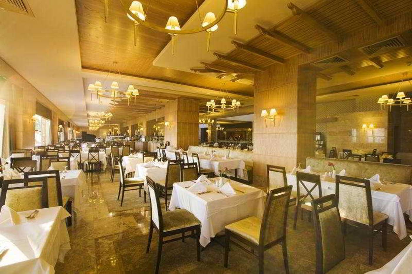 Fantasia-Hotel-De-Luxe-Kusadasi-Restaurant-12