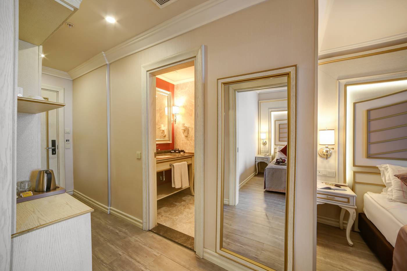 Halifaks-Hotel-Room-26