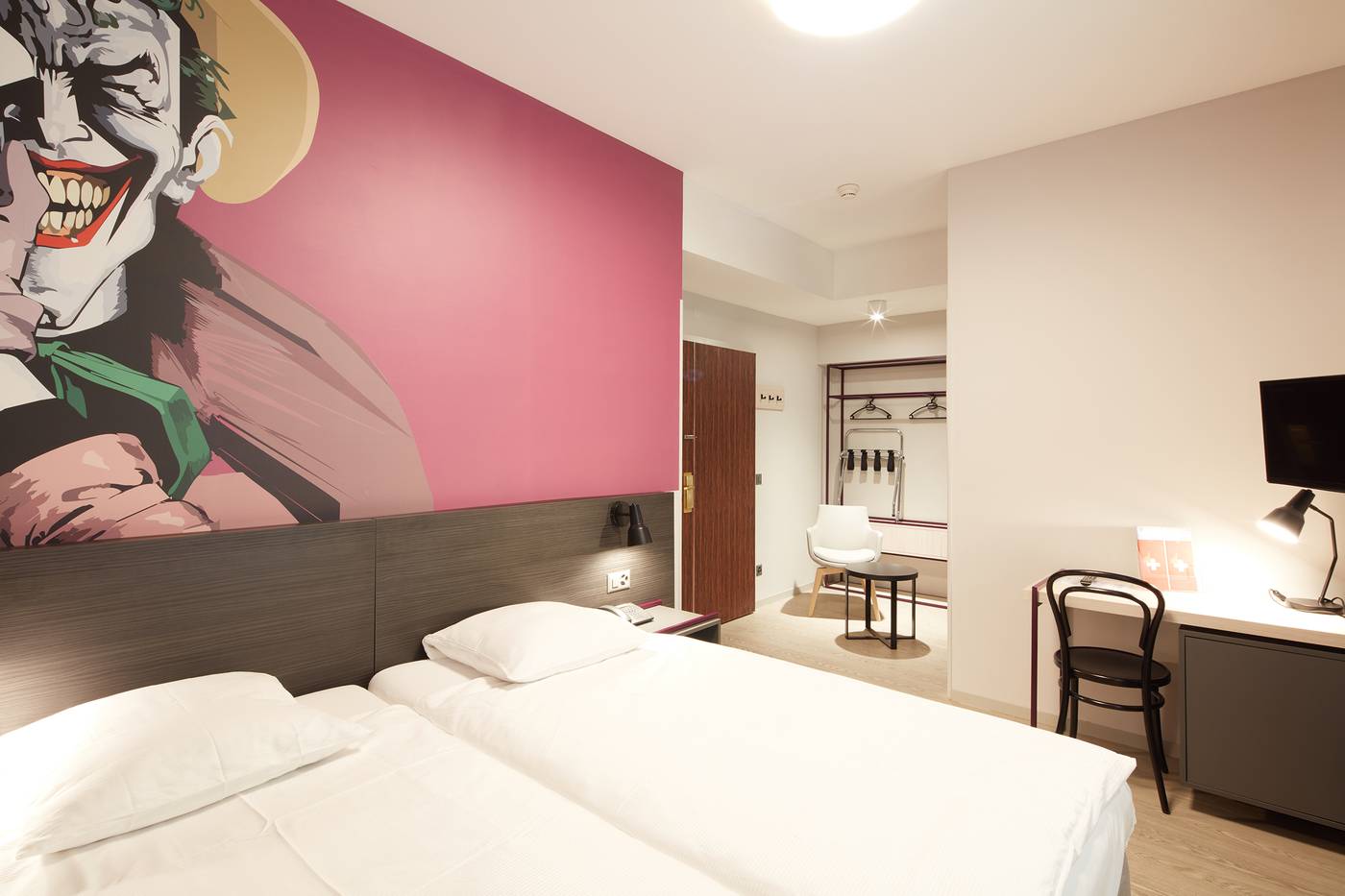 Crystal-Switzerland-LAUSANNE-Room-6