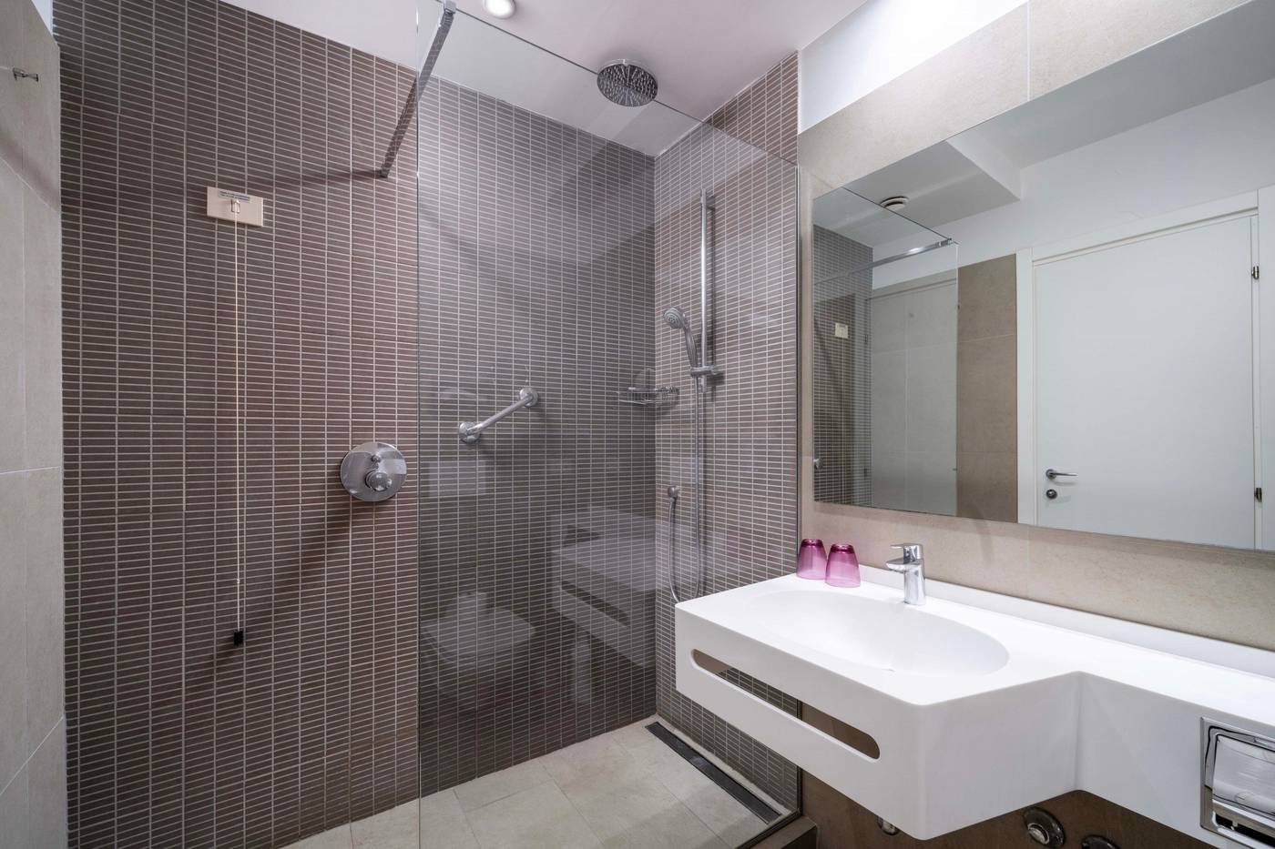 Crowne-Plaza-Rome---St--Peter-s-Room-59