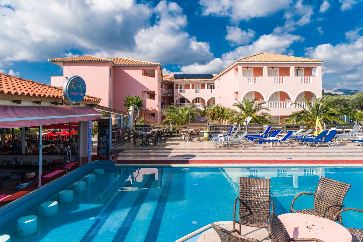 Savvas-De-Mar-Pool-2
