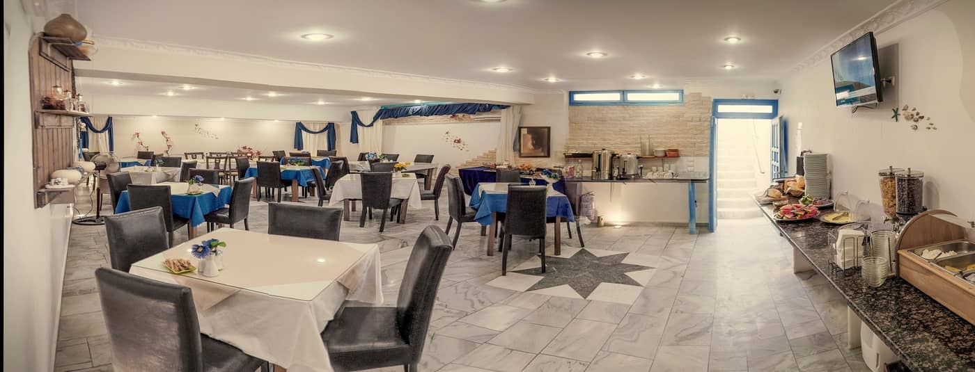 Perissa-Bay-Restaurant-36