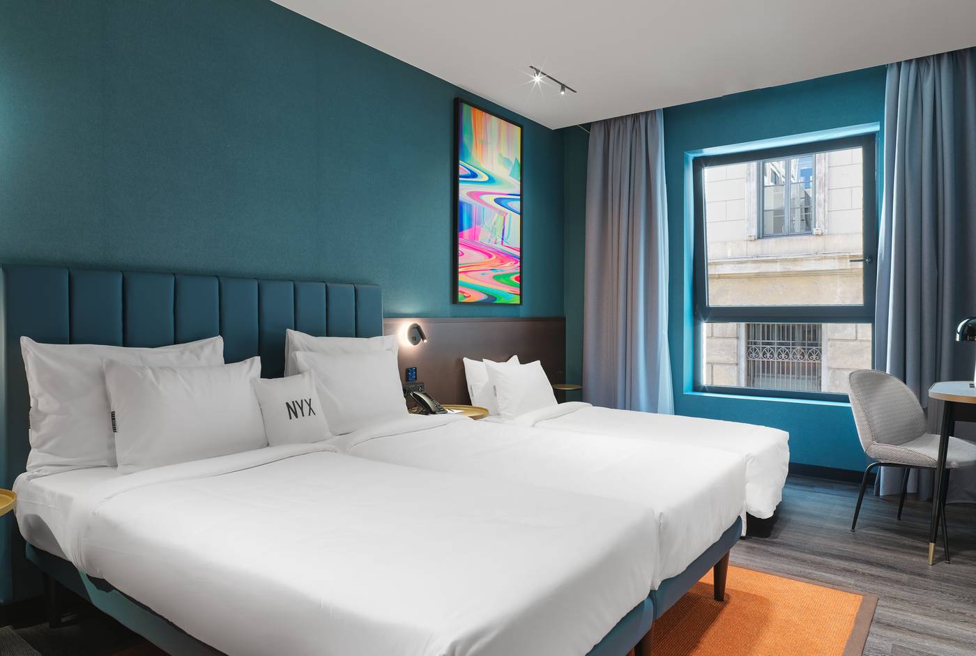 NYX-Esperia-Palace-Athens-by-Leonardo-Hotels-Room-10