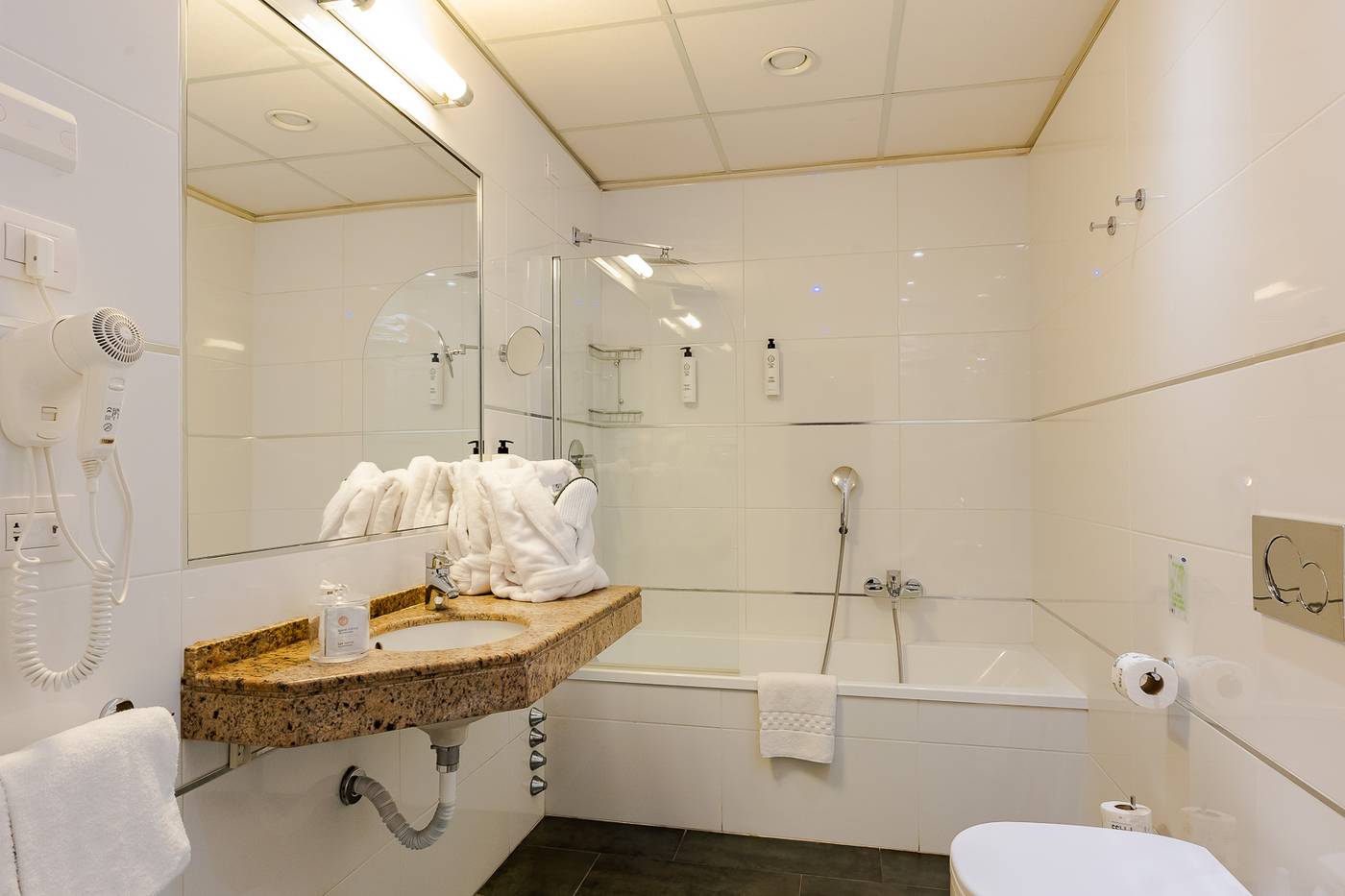 Grand-hotel-Mediterraneo-Room-53