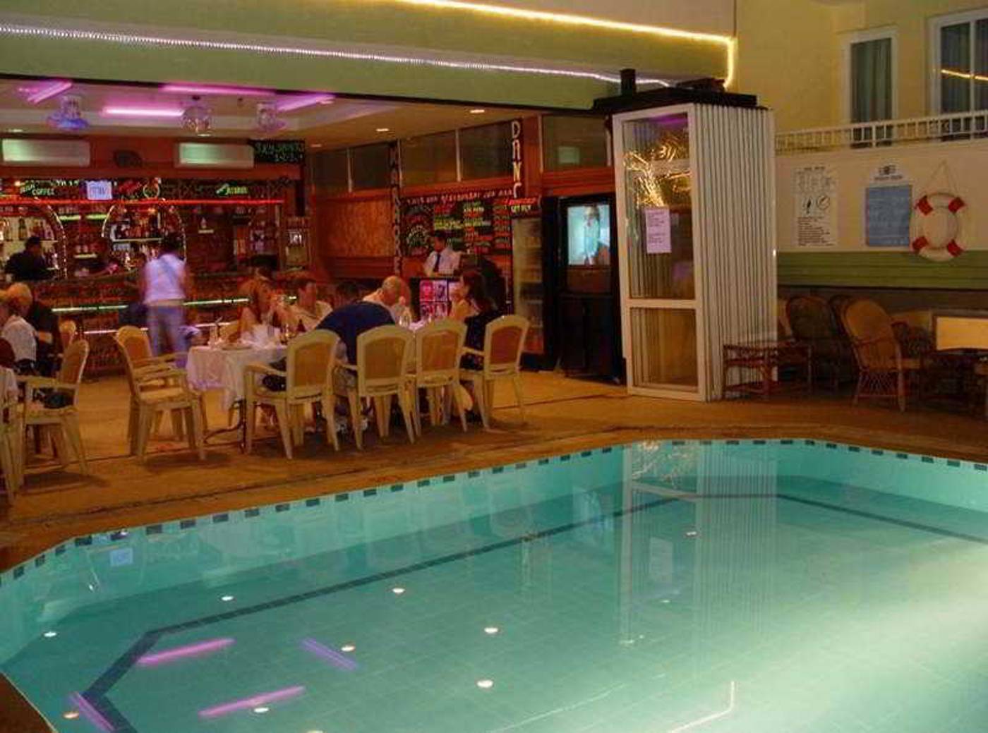 Villa-Sun-Apart-Bar-11