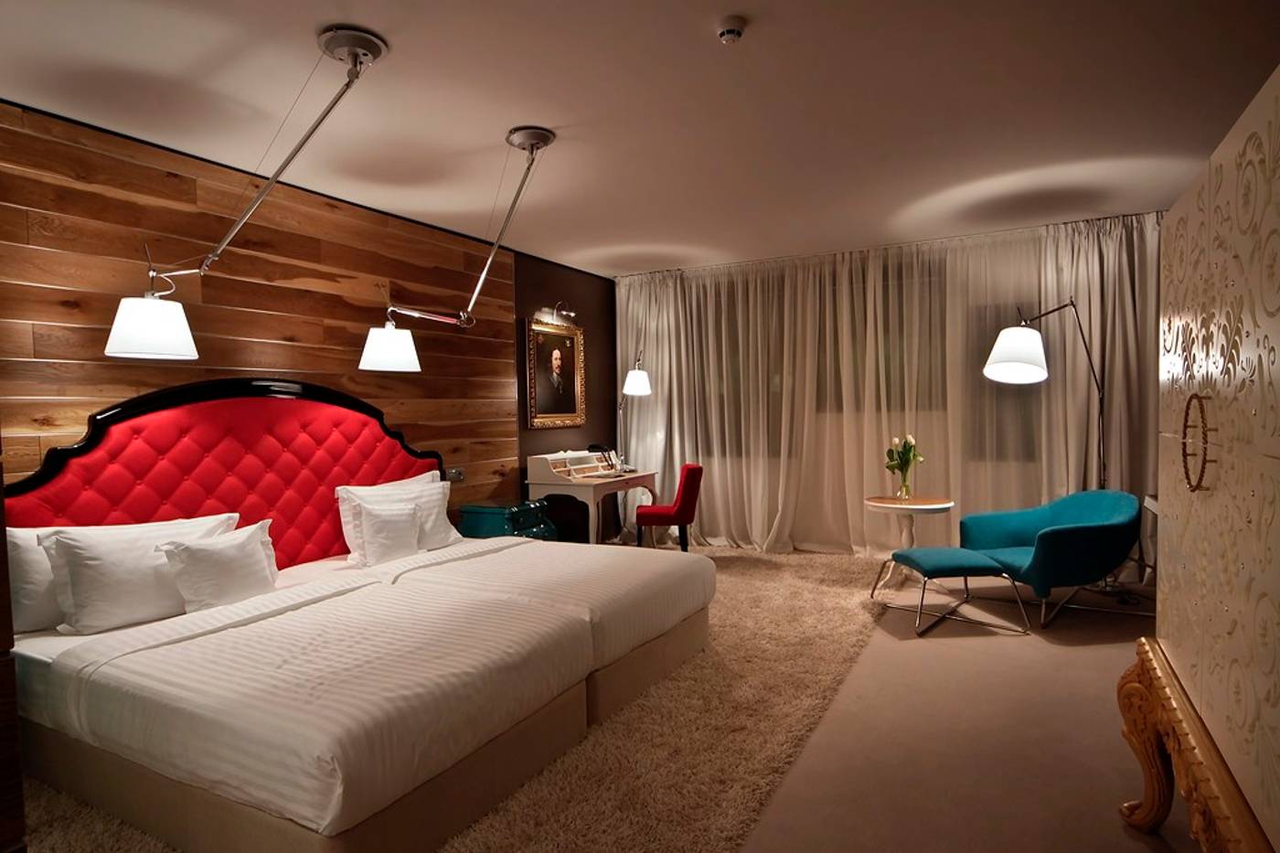 Graffit-Gallery-Hotel-Room-7