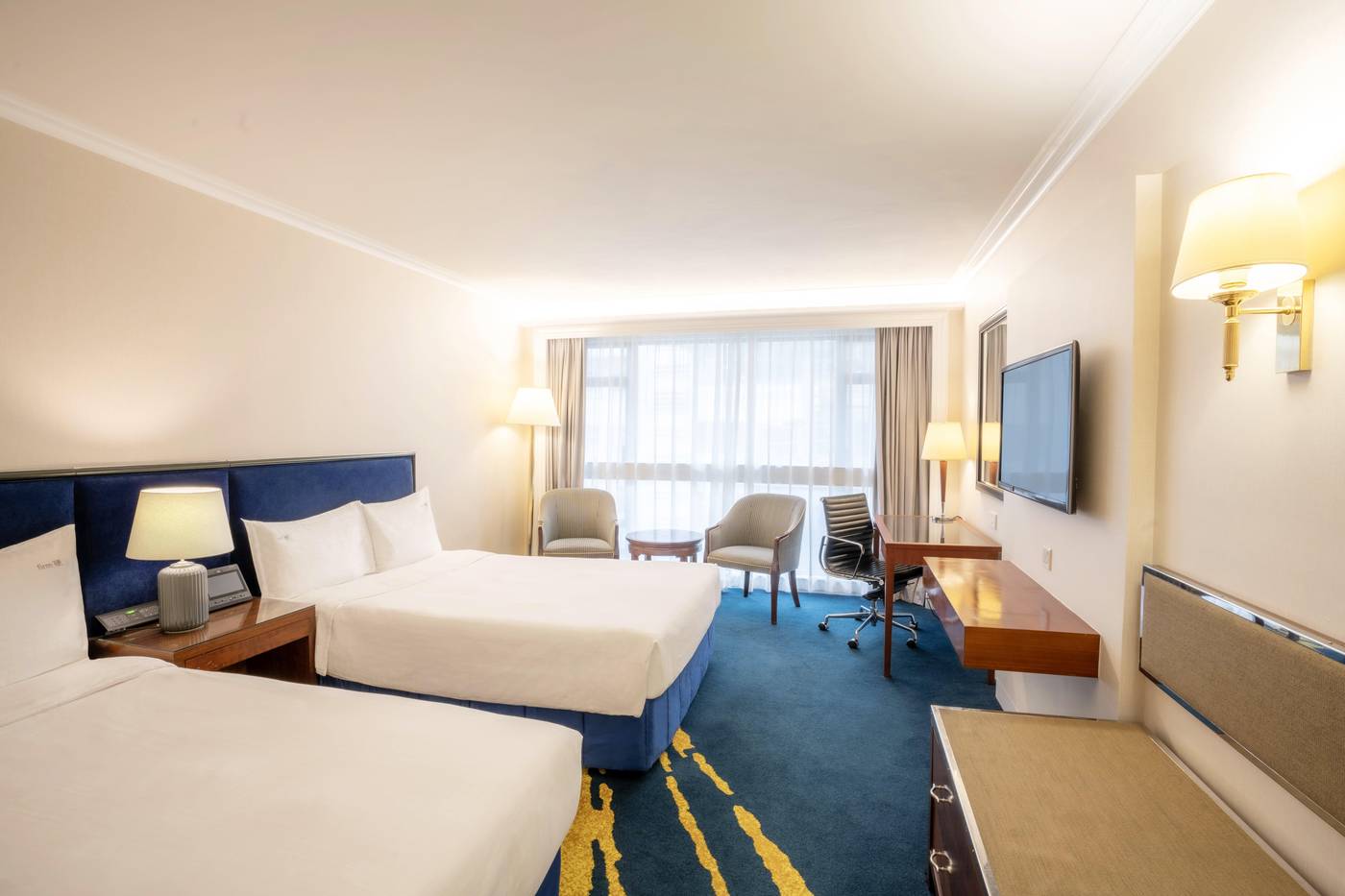 Holiday-Inn-Golden-Mile-Hong-Kong-Room-30